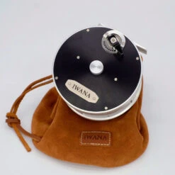 Iwana Salmon Fliegenrolle Classic -Angelexperte 7E8FFA6E 7D87 42CF 8AB4 9BF883B7E957 38797 000005DB47F9F636 1024x1024 0bdecd08 ea5f 467f 8698 ae3e2234d88d