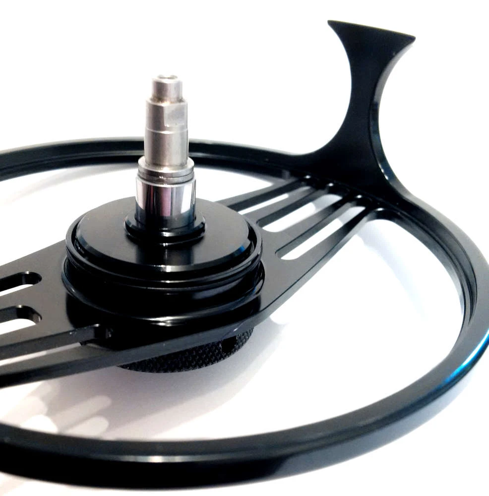 Marlo Mla² Fliegenrolle Schwarz/Orange-Dark Purple 3 Marlo Mla² Fliegenrolle Schwarz/Orange-Dark Purple – Bild 2